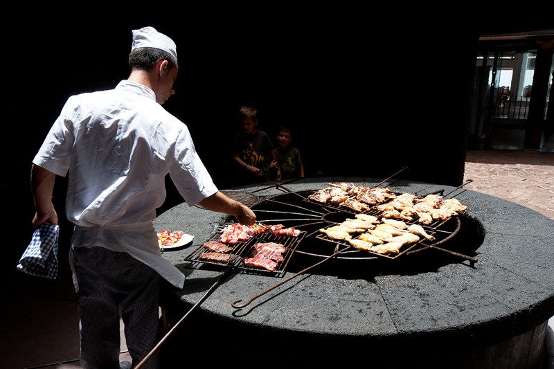 cooking meat over a volcano Lanzarote